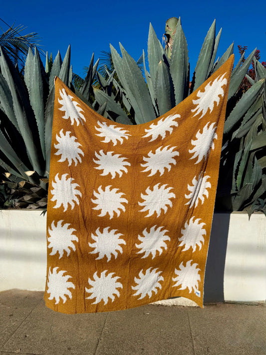 Sun Plush Throw - Buckhorn Brown