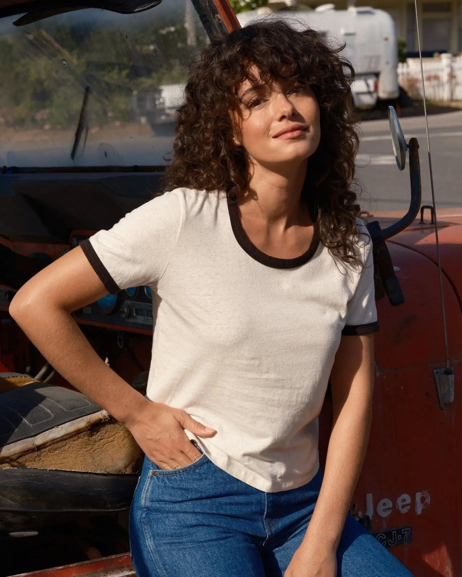 Ringer Tee - Natural Black Mollusk